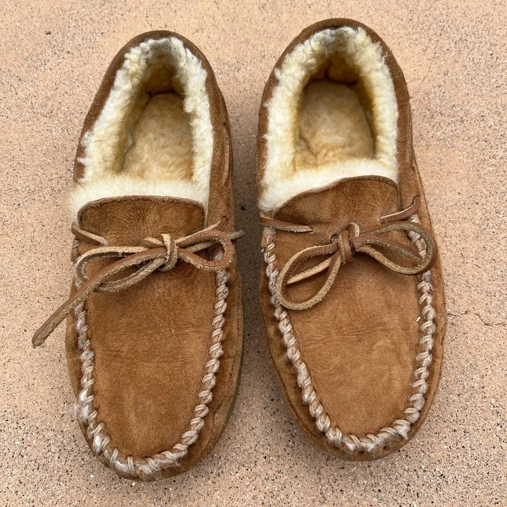L.L. Bean Kids Moccasins Slippers Hard Bottom Lamb’s Fur Sz 4 Girl Boy